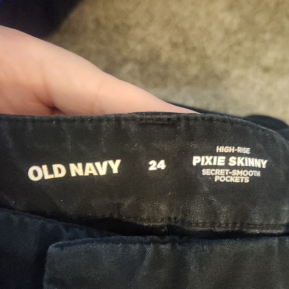 Old Navy Black Pixie Skinny Pants